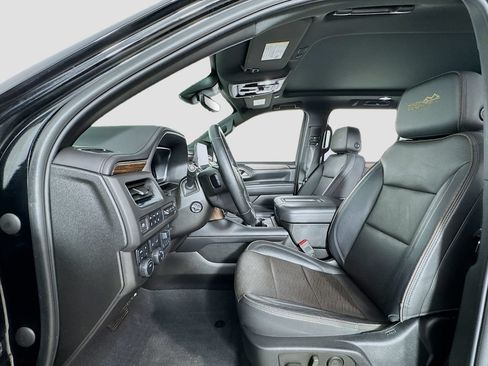 Used 2023 Chevrolet Suburban High Country w/ Max Trailering Package AWD/4WD image 9
