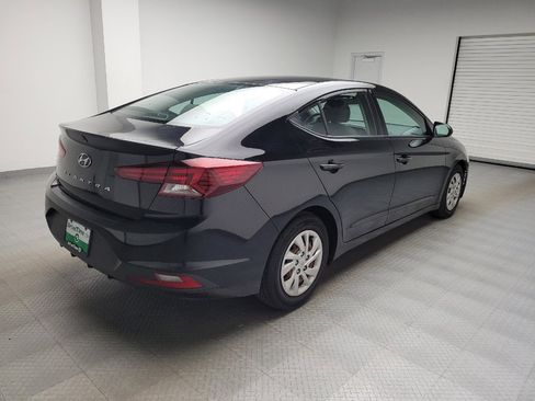 Used 2020 Hyundai Elantra SE FWD image 9