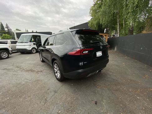 Used 2026 Toyota Grand Highlander AWD image 4