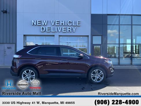 Used 2017 Ford Edge Titanium w/ Technology Package AWD/4WD image 10