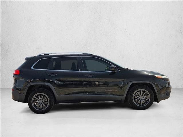 Used 2015 Jeep Cherokee Latitude w/ Comfort/Convenience Group FWD image 4