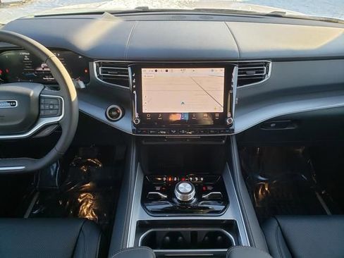 New 2026 Jeep Grand Wagoneer Limited image 9