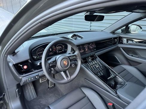 New 2026 Porsche Panamera 4 image 4