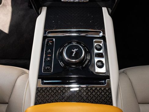Certified 2022 Rolls-Royce Cullinan Black Badge w/ Dark Exterior Package AWD/4WD image 42