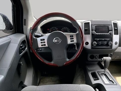 Used 2018 Nissan Frontier SV RWD image 6