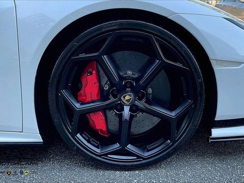 Used 2023 Lamborghini Huracan Tecnica image 24