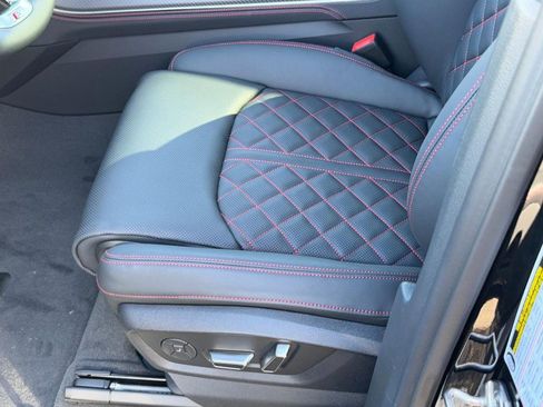 New 2026 Audi SQ7 Prestige image 17