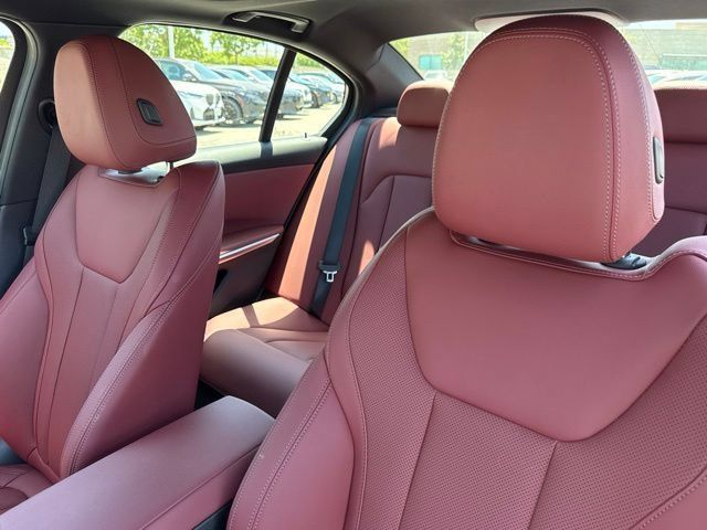 Used 2026 BMW 330i Sedan w/ Parking Assistance Package RWD image 21
