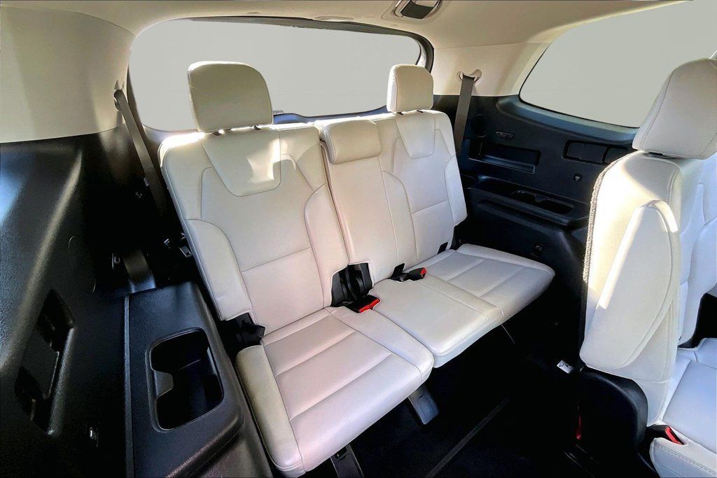 Used 2024 Kia Telluride S FWD image 21