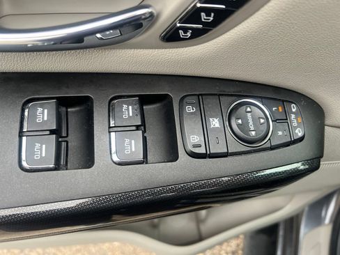 Used 2017 Kia Sedona EX FWD image 45