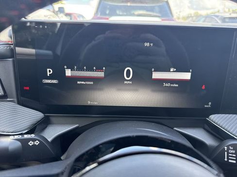 New 2025 Nissan Kicks SR FWD image 11
