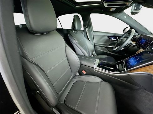 Certified 2024 Mercedes-Benz C 300 4MATIC Sedan image 35