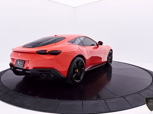 Used 2021 Ferrari Roma RWD image 18