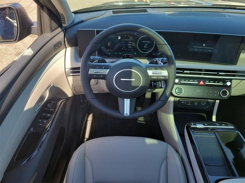 New 2026 Hyundai Tucson Limited image 18