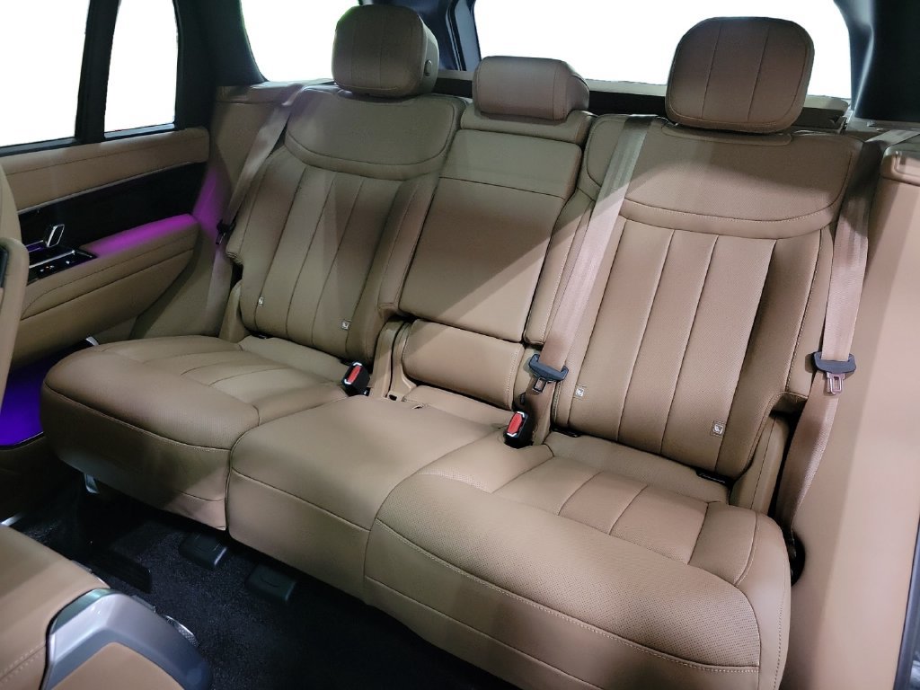 Used 2025 Land Rover Range Rover SE AWD/4WD image 22
