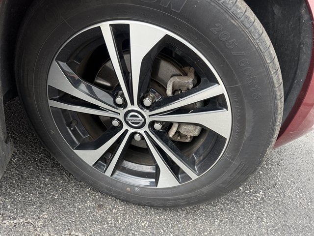 Used 2020 Nissan Sentra SV w/ Electronics Package FWD image 5