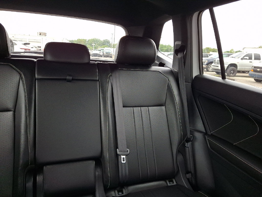 Used 2023 Volkswagen Tiguan SE R-Line AWD/4WD image 21