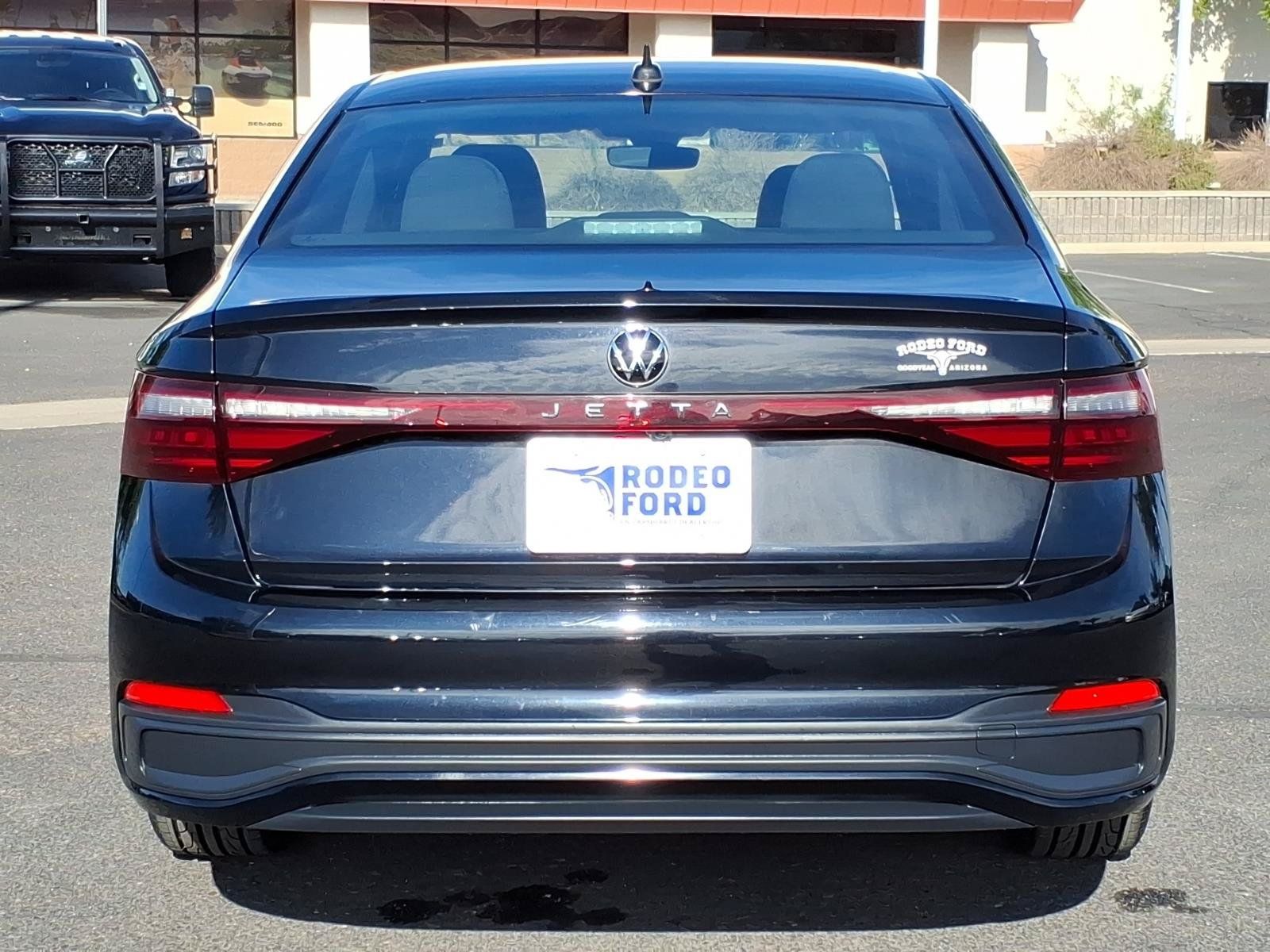 Used 2025 Volkswagen Jetta Sport FWD image 4