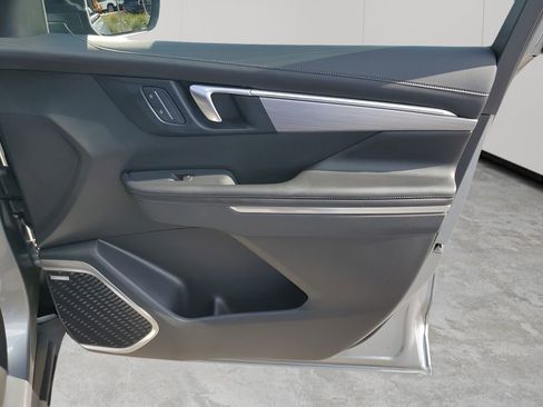 Certified 2025 Buick Enclave Preferred image 38