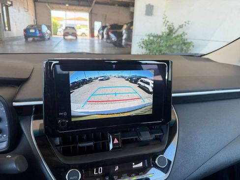 Used 2025 Toyota Corolla LE FWD image 24