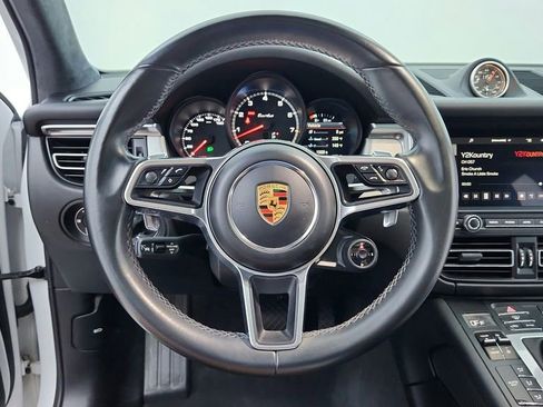 Used 2020 Porsche Macan Turbo image 29