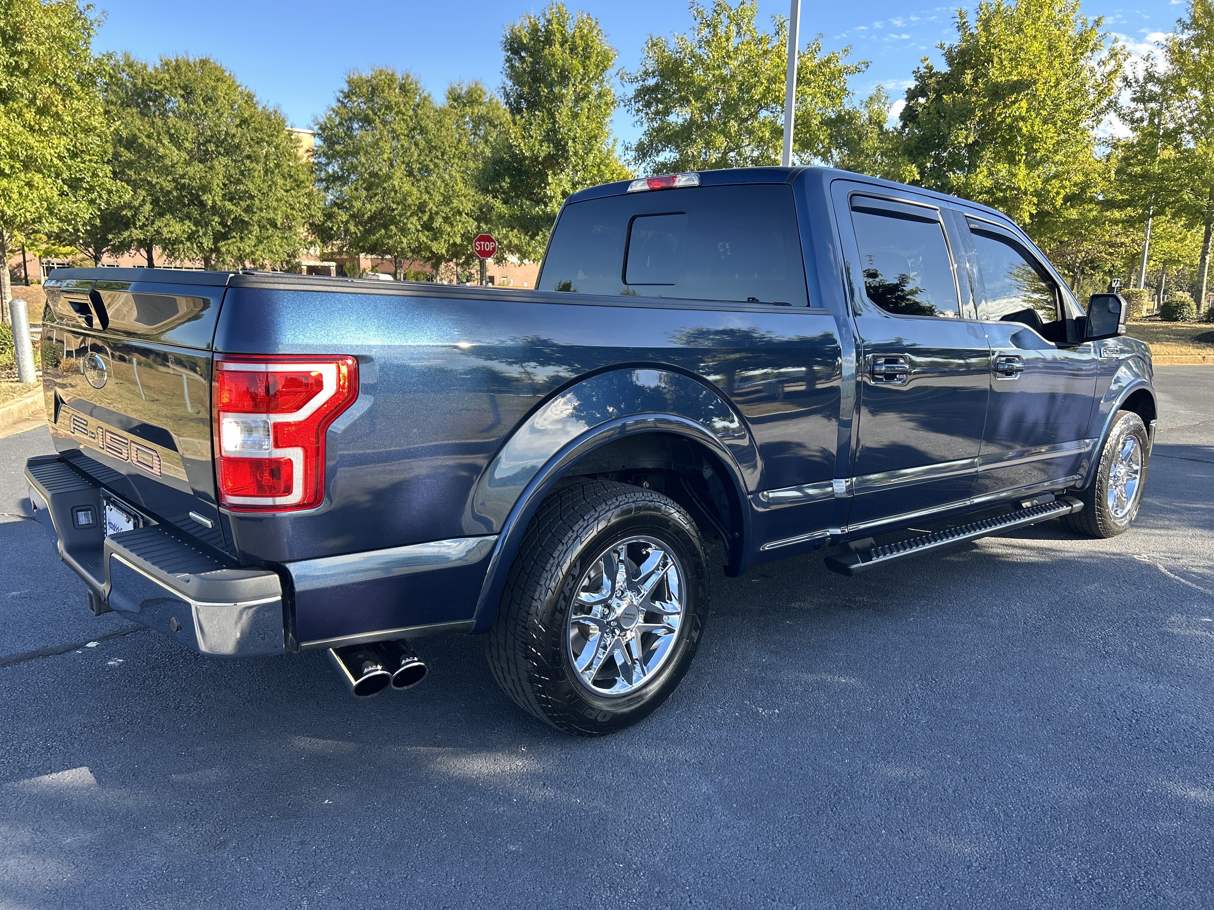 Used 2019 Ford F150 Lariat w/ Trailer Tow Package RWD image 9