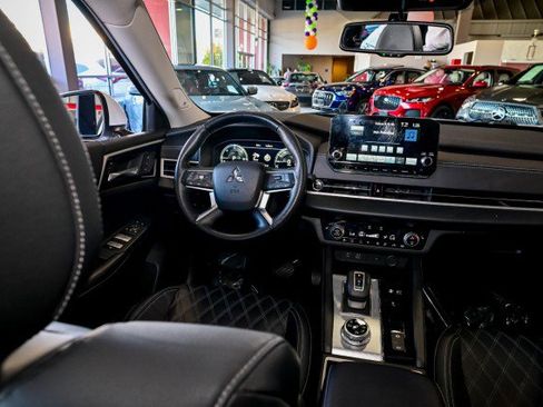 Used 2023 Mitsubishi Outlander SEL 40th Anniversary image 34