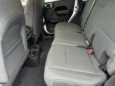 Used 2025 Jeep Wrangler Unlimited Sport image 26