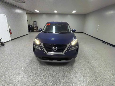 Used 2023 Nissan Rogue SV FWD image 8