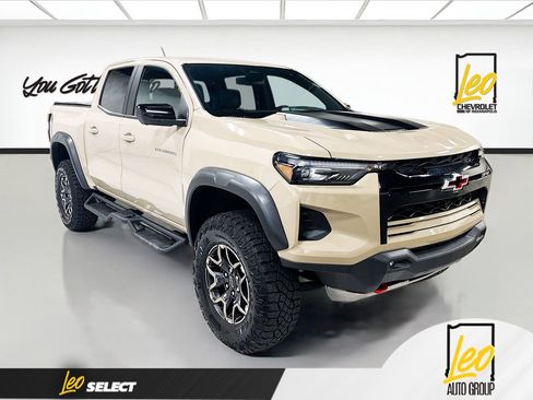 Used 2024 Chevrolet Colorado ZR2 w/ Technology Package image 3
