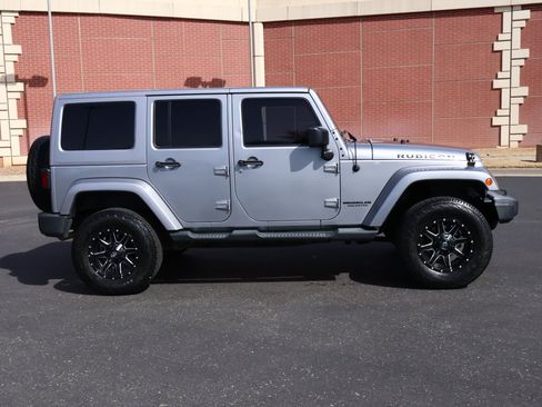Used 2016 Jeep Wrangler Unlimited Rubicon image 26