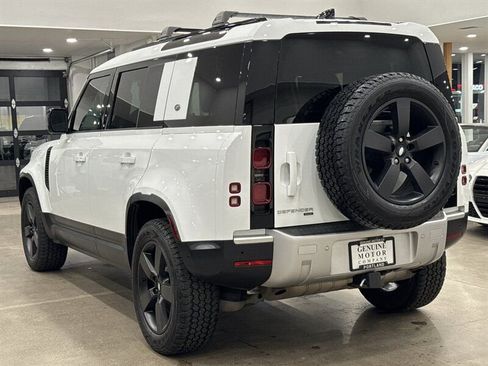 Used 2021 Land Rover Defender 110 SE image 4