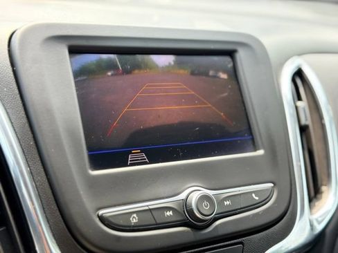 Used 2021 Chevrolet Equinox LT FWD image 15