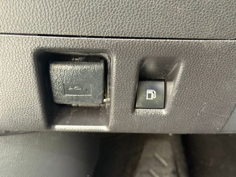 Used 2021 Toyota Highlander XLE image 33