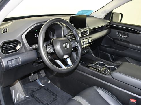 Certified 2025 Honda Pilot Touring image 37