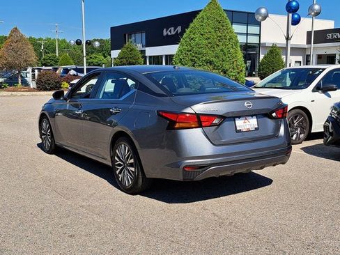 Used 2024 Nissan Altima 2.5 SV FWD image 7