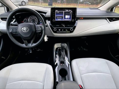 Used 2022 Toyota Corolla LE image 14