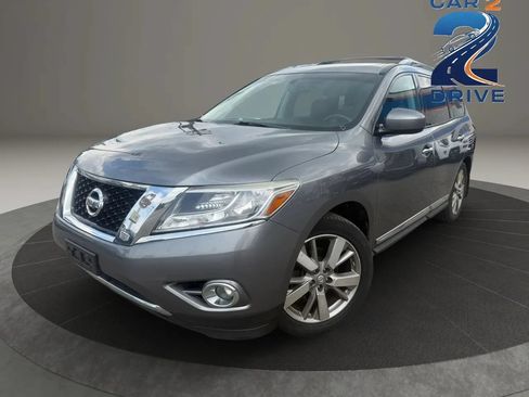 Used 2016 Nissan Pathfinder Platinum w/ Family Entertainment Package AWD/4WD image 1