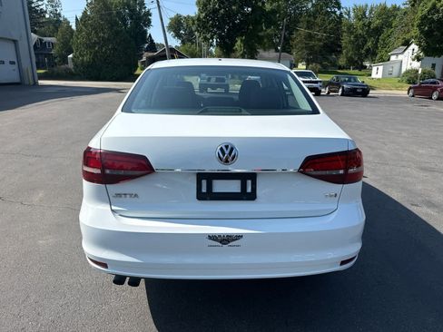 Used 2017 Volkswagen Jetta S FWD image 4