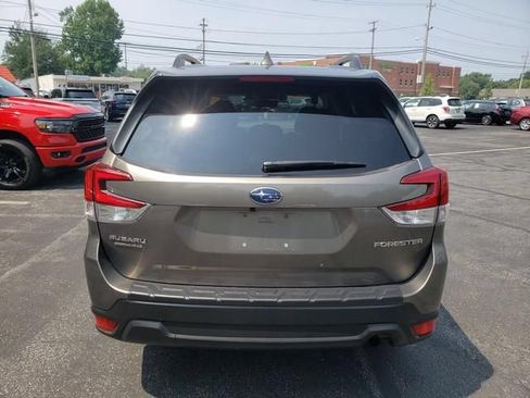 Used 2020 Subaru Forester Premium AWD/4WD image 4