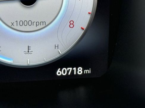 Used 2023 Hyundai Santa Fe SEL w/ Premium Package image 16