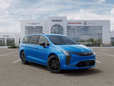New 2027 Chrysler Pacifica Limited FWD image 5