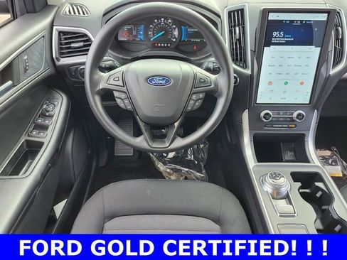 Used 2024 Ford Edge SE w/ Black Appearance Package image 11