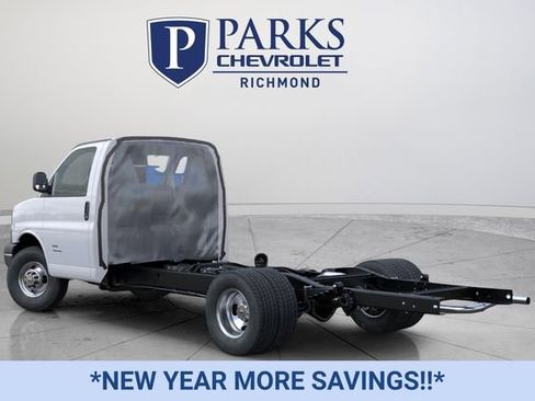 New 2025 Chevrolet Express 3500 w/ Power Convenience Package image 3