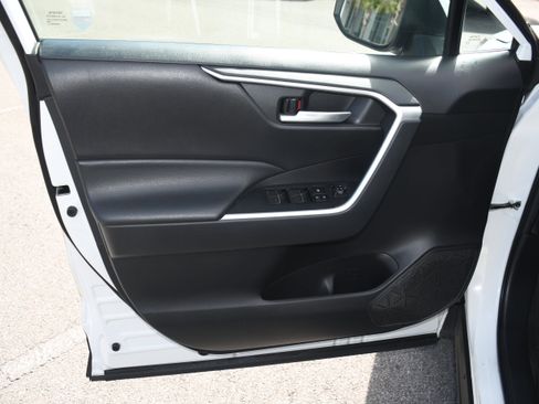 Certified 2023 Toyota RAV4 XLE w/ Convenience Package image 10