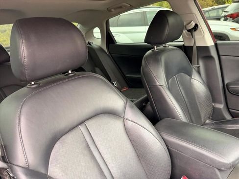 Used 2020 Kia Optima SE FWD image 19