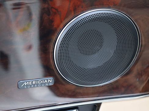 Used 2017 Jaguar XJ R-Sport image 39