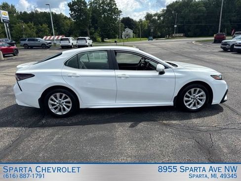 Used 2024 Toyota Camry SE FWD image 2