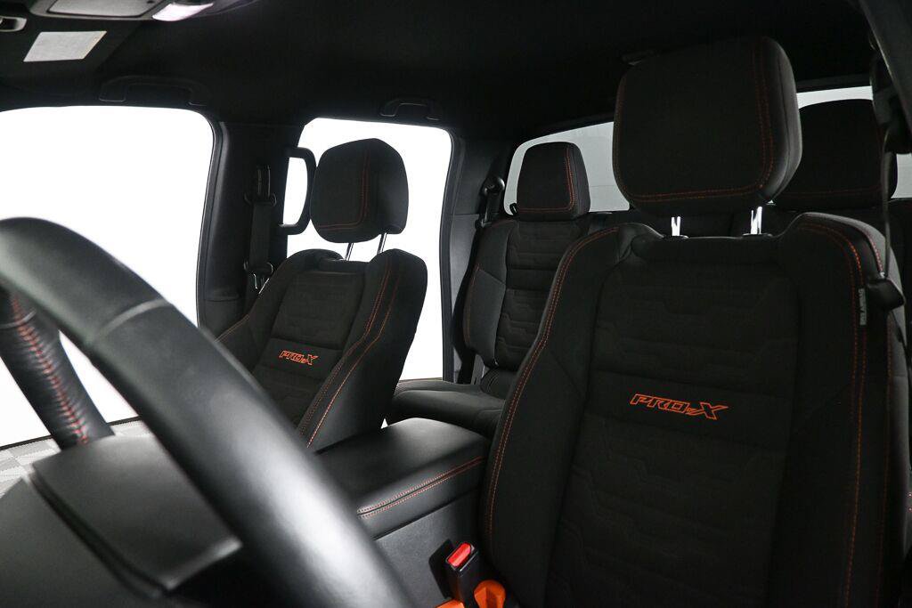 Used 2022 Nissan Frontier Pro-X RWD image 5