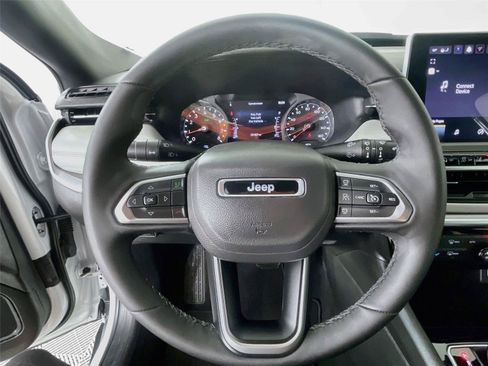 Used 2025 Jeep Compass Limited AWD/4WD image 15